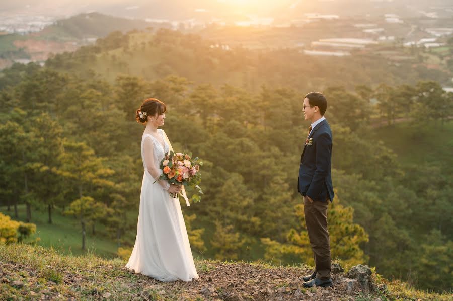 Fotografo di matrimoni Nguyễn Tấn Thịnh (nguyentanthinh17). Foto del 4 settembre 2020