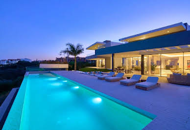 House with pool 1