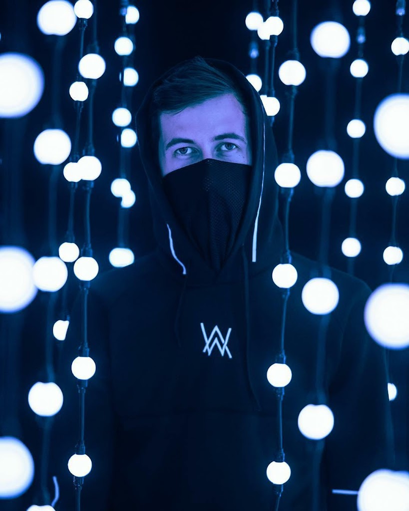 Alan Walker Wallpaper 19 1 0 Apk Download Com Awarapps Alanwalker Apk Free