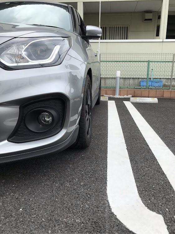 スイフトスポーツのキャンバー調整・zc33s・ダウンサス・DIYに関するカスタム事例の投稿画像1枚目