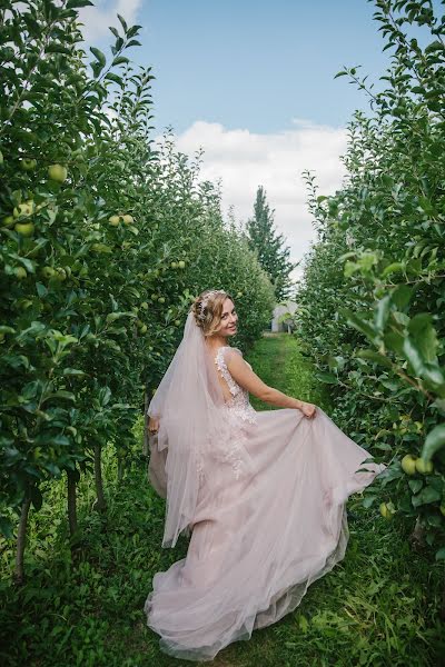 Fotografo di matrimoni Irina Zhdanova (novaphoto). Foto del 5 ottobre 2017