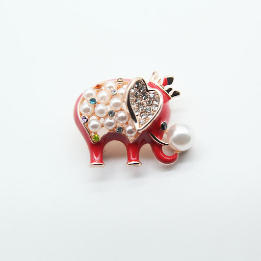Title 3, Broche de elefante bebê com esmalte e gota de p...