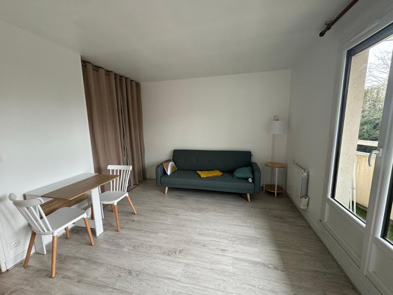 Location meublée appartement 1 pièce 24 m² à Nogent-sur-Marne (94130), 850 €