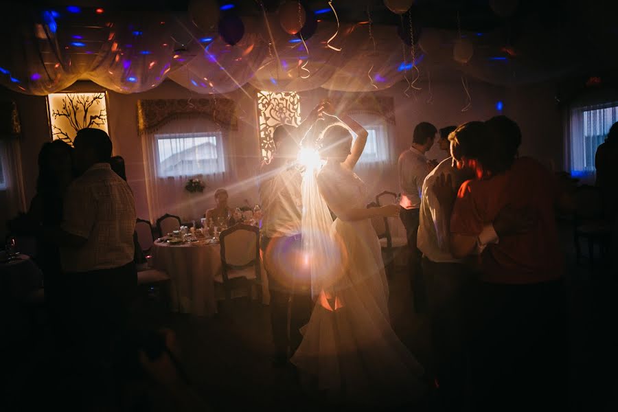 Fotógrafo de casamento Misha Lukashevich (mephoto). Foto de 7 de outubro 2017