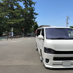 ハイエースバン TRH200V