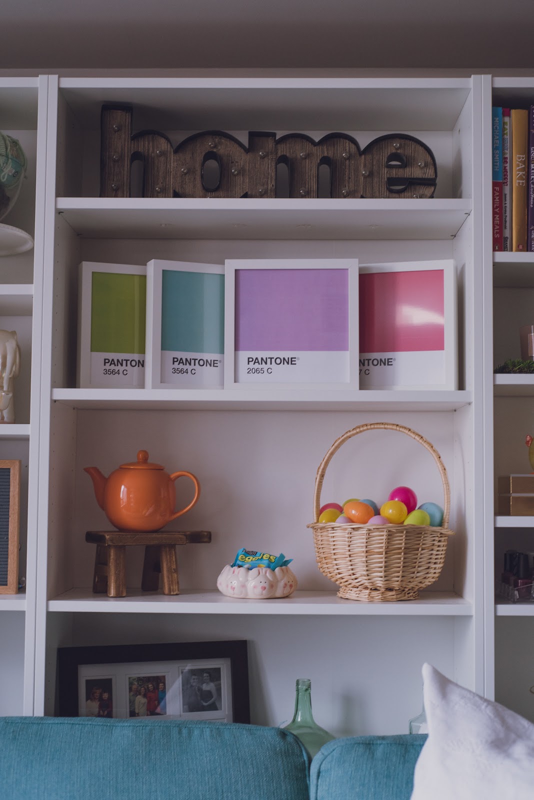 Pantone-chip-printables-in-bookshelf-lily-muffins.jpg