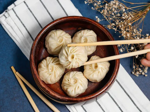 Vegetable Momos [6 Pieces]