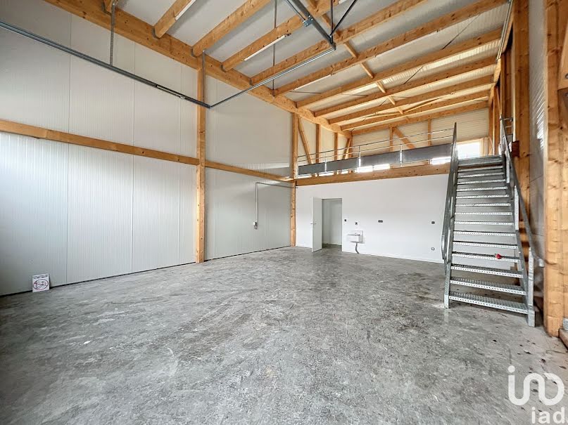 Location  locaux professionnels  140 m² à Chalifert (77144), 2 200 €