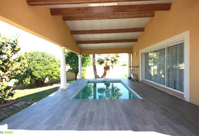 House with pool 7