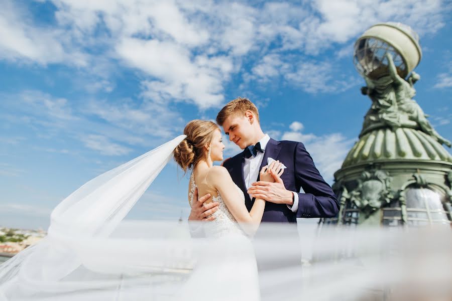 Wedding photographer Anna Evgrafova (fishfoto). Photo of 8 April 2019