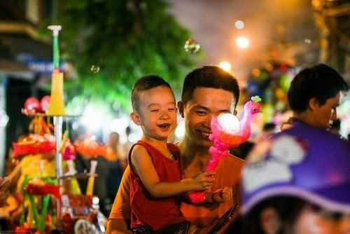 Phố cổ Hà Nội, hàng nghìn người vui đón trung thu 5