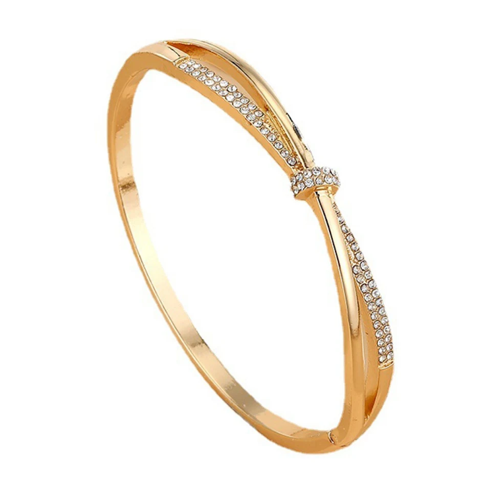 Bracelet design spécial, simple et luxueux, abordable. Affirmez votre style personnel avec ce bijou élégant et unique.