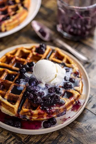 Mix Berry Cream Cheese Waffle + IceCream 150ML