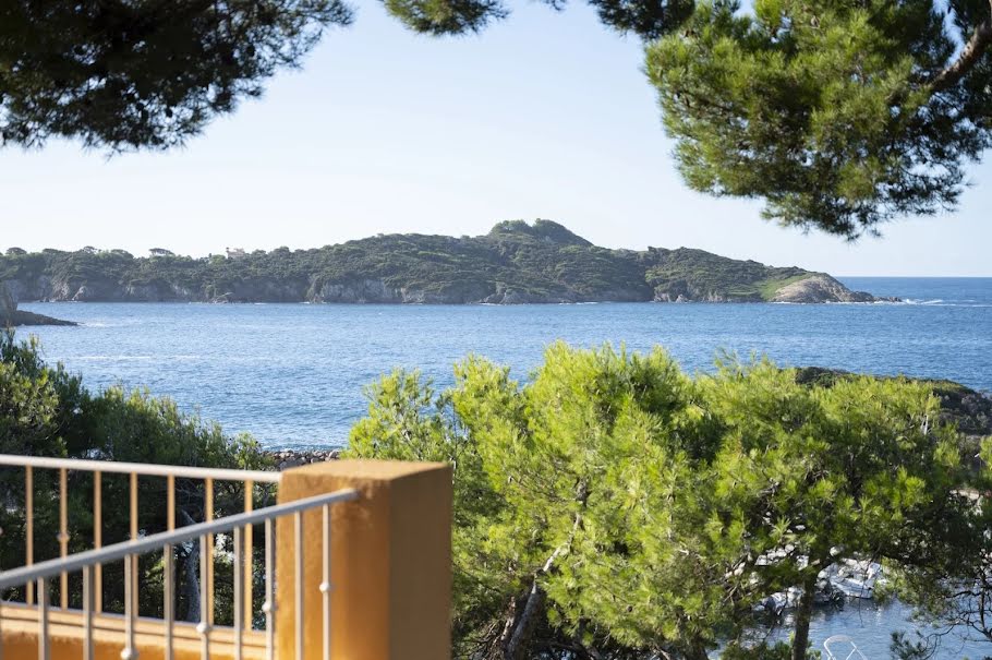 Vente villa 6 pièces 130 m² à Hyeres (83400), 3 300 000 €