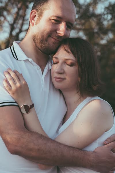 Wedding photographer Anya Ratnikova (breeze). Photo of 11 June 2019