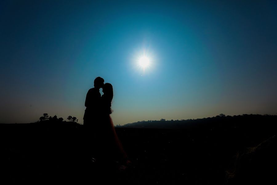 婚禮攝影師Dinesh Vishwkarma（dinesh）。2019 8月9日的照片