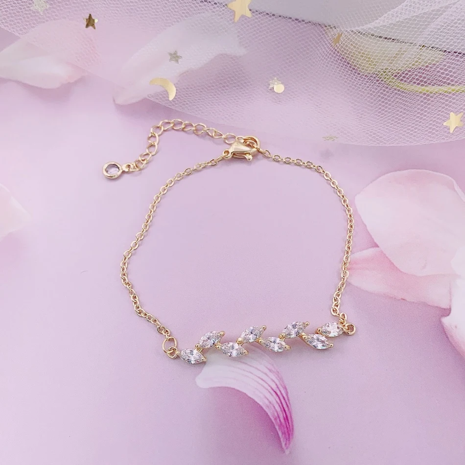 Pulseira feminina com design de folha de zircônia no estilo Ins. Um acessório charmoso e sofisticado para mulheres que buscam elegância.