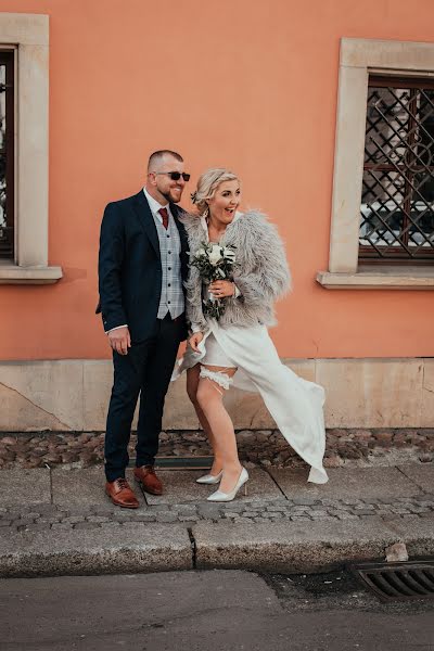 Fotografo di matrimoni Zuzanna Rożniecka (visazu). Foto del 13 gennaio 2022