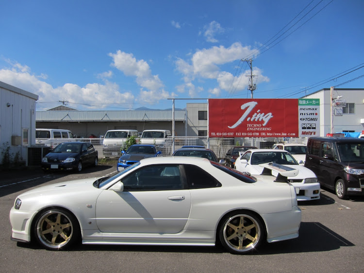 スカイライン GT-Rのbnr34・J.ing・RB26・カム交換・タービン加工に関するカスタム事例の投稿画像1枚目