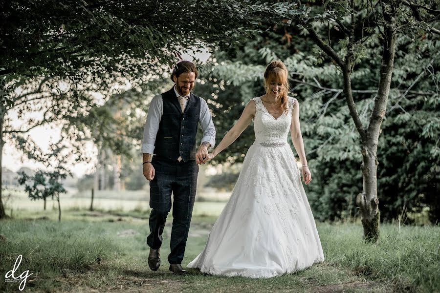 Fotografo di matrimoni Danny Gladwin (dannygladwinph). Foto del 2 luglio 2019