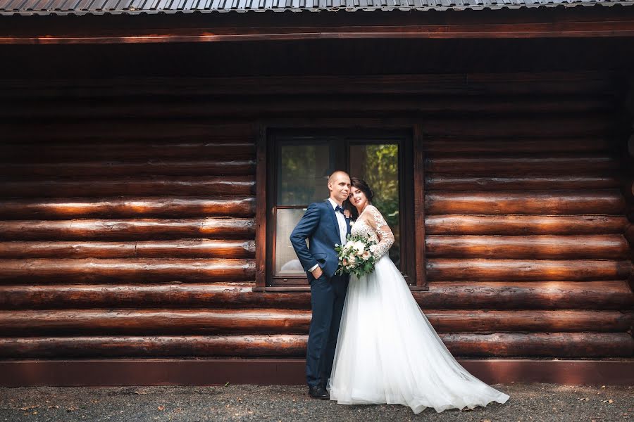 Fotógrafo de casamento Elena Tolubeeva (itzy). Foto de 25 de agosto 2018