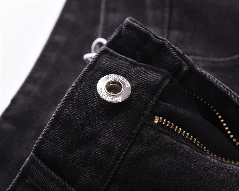 Jeans masculinas de perna larga e folgada, perfeitas para um visual moderno e confortável. Desfrute do estilo casual com estes jeans versáteis.
