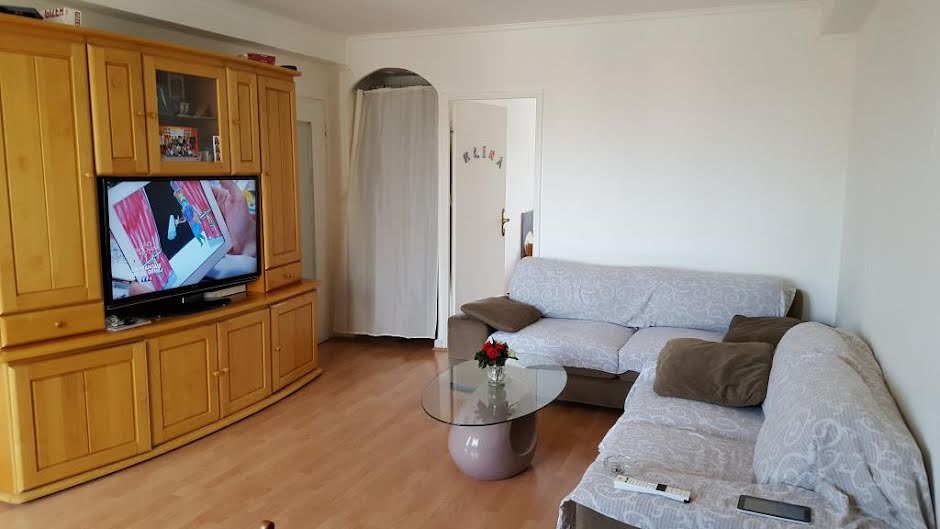 Location  appartement 4 pièces 70 m² à Sainte-Foy-lès-Lyon (69110), 1 250 €