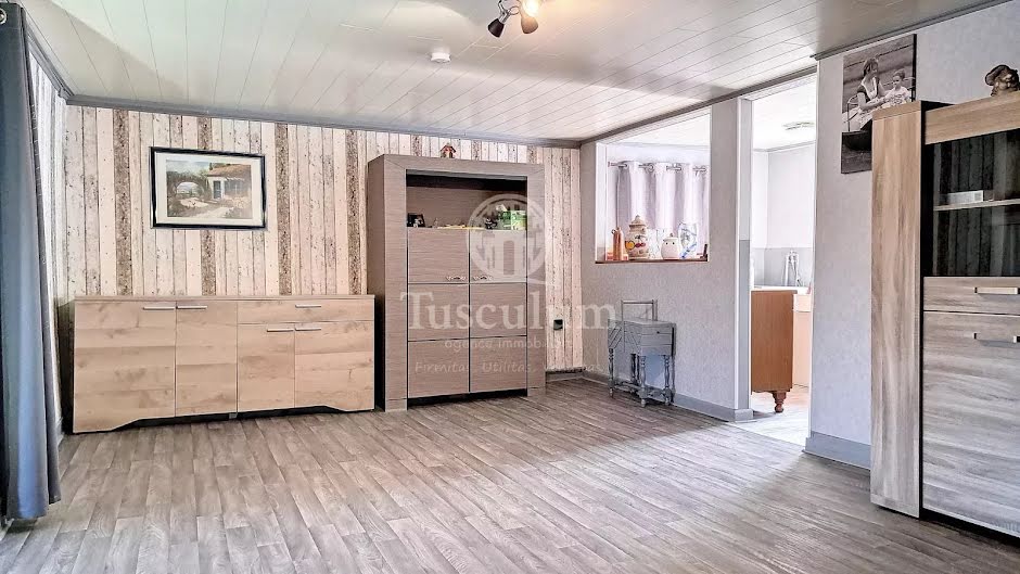 Vente maison 7 pièces 173.95 m² à Freistroff (57320), 137 000 €