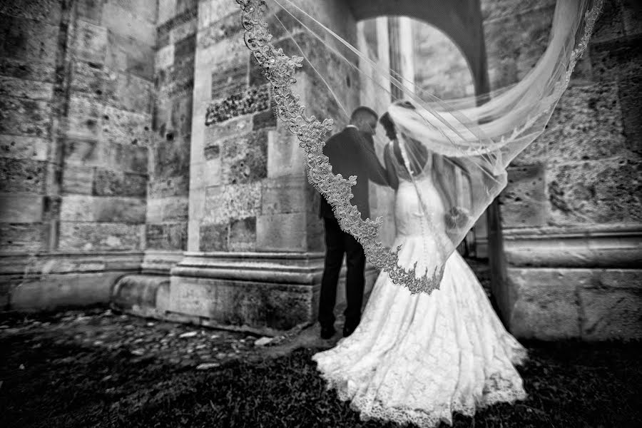 Fotografo di matrimoni Casian Podarelu (casian). Foto del 27 novembre 2016