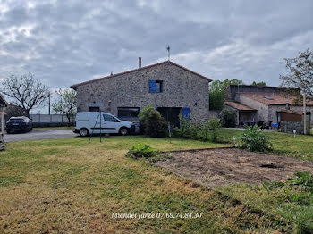 maison à Bressuire (79)