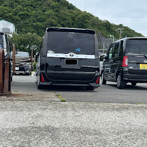ヴォクシー ZRR80W