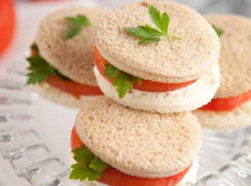 Tomato Sandwich with Parsley or Basil