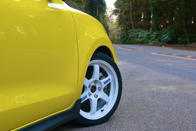 スイフトスポーツのTE37・VolkRacing・Rays・ケンダKR20・仕様変更に関するカスタム事例の投稿画像2枚目