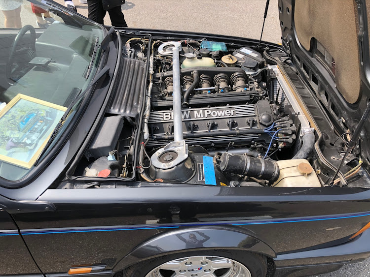 とありくさんが投稿したBMW E24・アルピナ B7ターボ・M6・635csi・オフ会に関するカスタム事例の投稿画像15枚目
