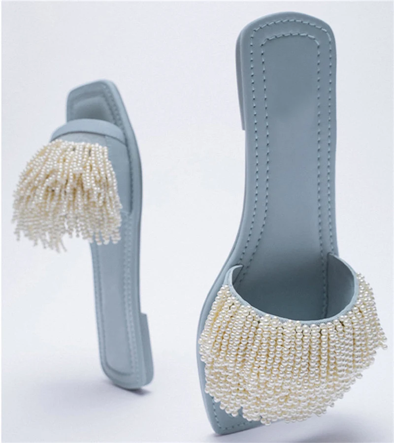 Sandálias Romanas Rasas de Pérolas para Mulher Resort Novo, conforto e elegância para seus passeios de verão.