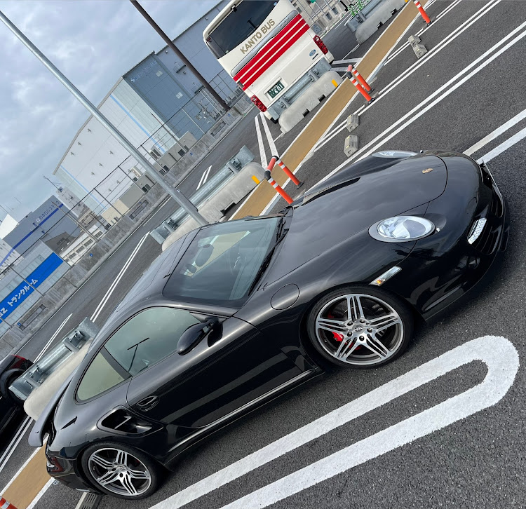 911 クーペの花粉まみれ・ドライブ・春めき桜・車高調整に関するカスタム事例の投稿画像1枚目