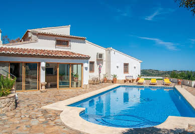 Villa with pool and terrace 16