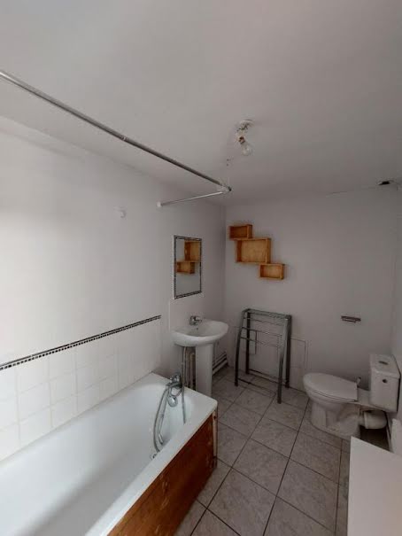 Location  appartement 1 pièce 29 m² à Conches-en-Ouche (27190), 360 €