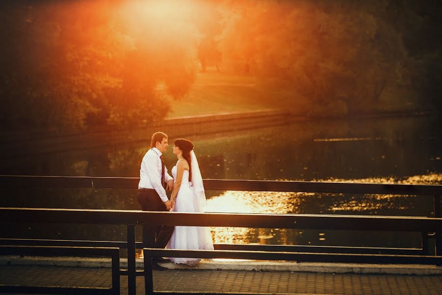 Fotógrafo de casamento Dmitriy Shemet (fotik71). Foto de 8 de março 2016