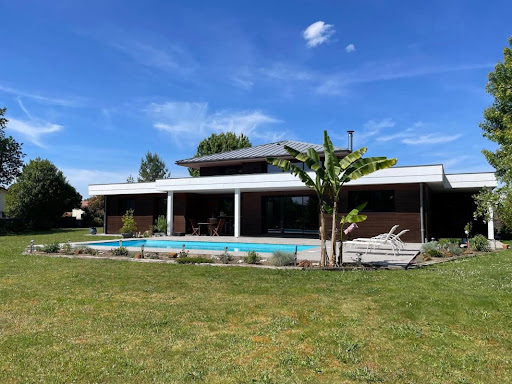 House with pool and terrace 2