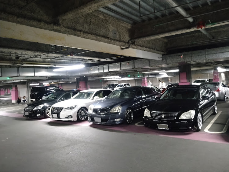 クラウンマジェスタの18マジェスタ・純正エアサス・V8に関するカスタム事例の投稿画像2枚目