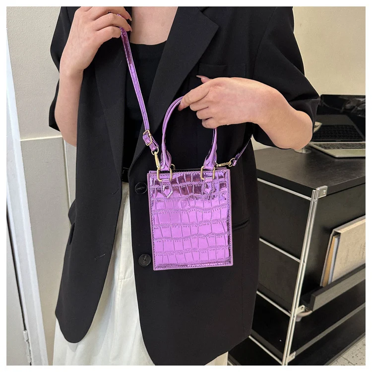 Women's Simple Casual Crossbody Small Square Bag – A lightweight and stylish small bag, perfect for everyday use and car