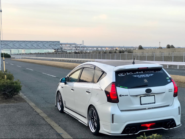プリウスαの愛車の好きな角度・斜めの美学・インフルエンザにはご注意を・前より後ろ派・クックパッド神！に関するカスタム事例の投稿画像2枚目