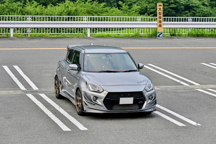 スイフトスポーツのteam03’z・ブースト計 壊れた・パンク修理・ブレーキローター&パッド交換・フェリーとコラボに関するカスタム事例の投稿画像4枚目