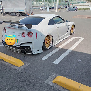 NISSAN GT-R R35