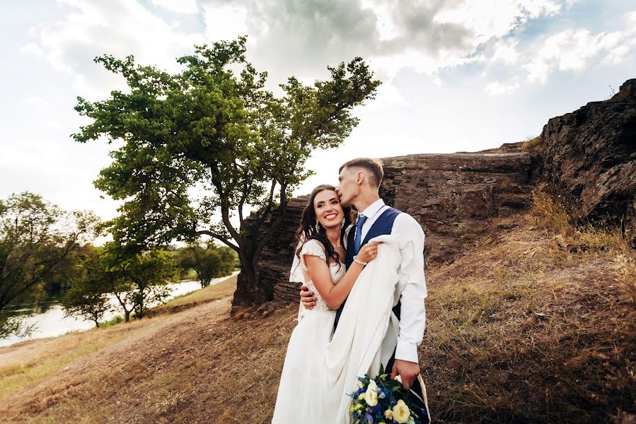 Wedding photographer Alisa Plaksina (aliso4ka15). Photo of 23 September 2020