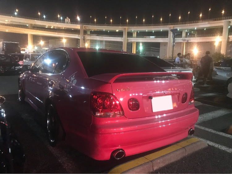 アリストの大黒・ピンク・JZS161・revolfeに関するカスタム事例の投稿画像1枚目