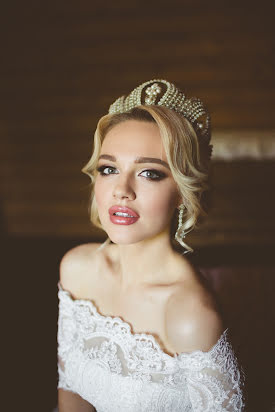 Wedding photographer Oksana Shuvalova (oksanashuvalova). Photo of 12 June 2017