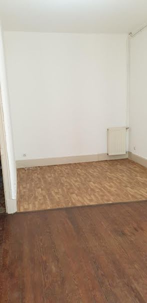 Location  appartement 3 pièces 57 m² à Montelimar (26200), 510 €