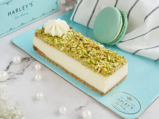 Pistachio Delight CROCANTE Cheesecake With Pistachio Macaron